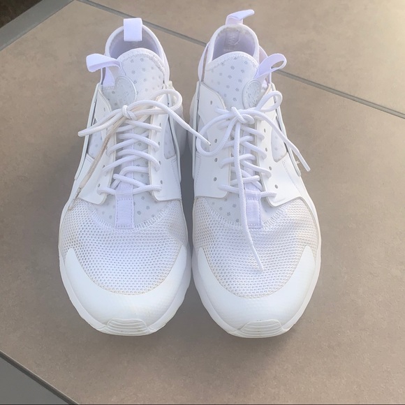 Nike Other - Nike Men’s Hurache Sneakers Size 8.5